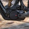 Pivot Shuttle AMP'd: мотор Avinox M2S у карбоновій рамі на траї